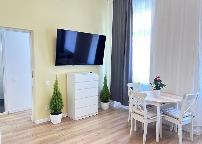 Yellow Apartments - Free Parking